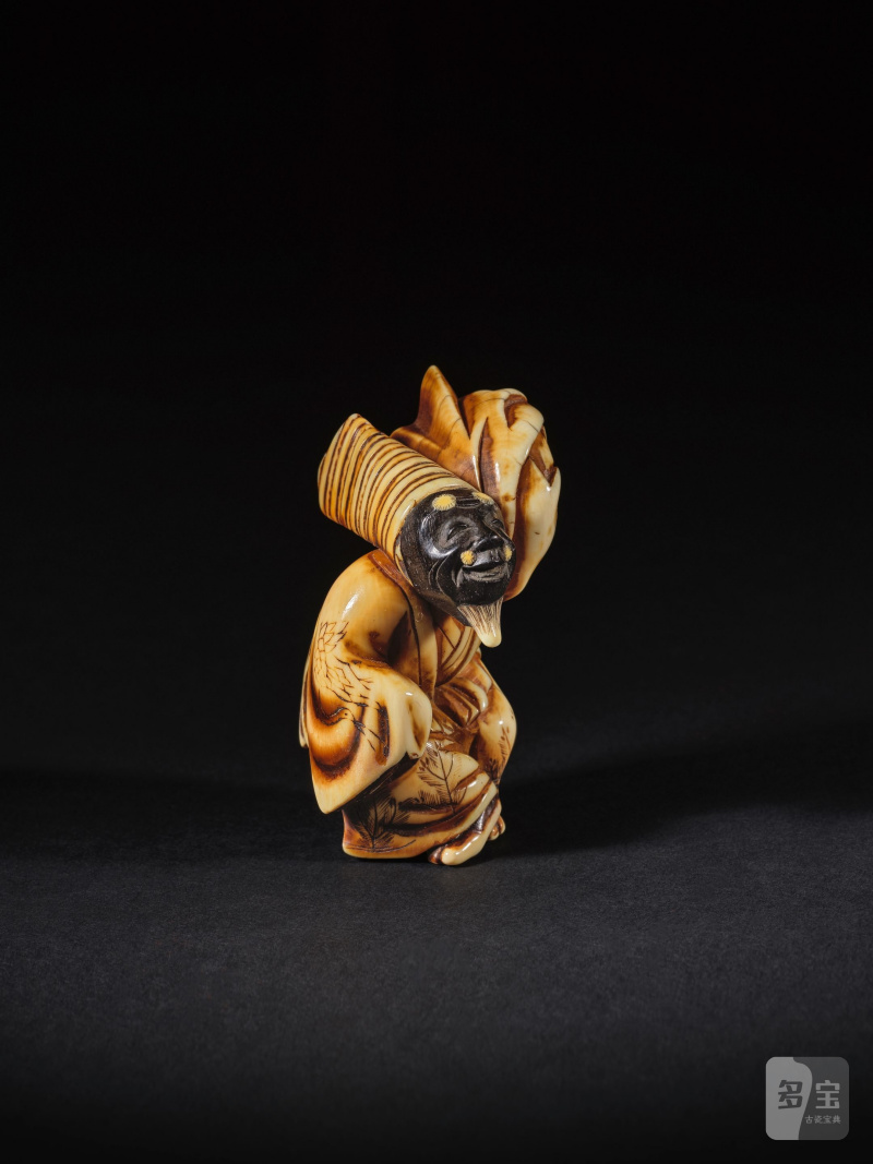 象牙彫根付 三番叟 銘「友胤」 19世紀後期 | NETSUKE EN IVOIRE REPRÉSENTANT UN DANSEUR DE SAMBASO - 图11